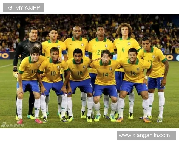 当红足球球星齐聚冰雪世界上演热血搞笑打雪仗大战场面欢乐不断